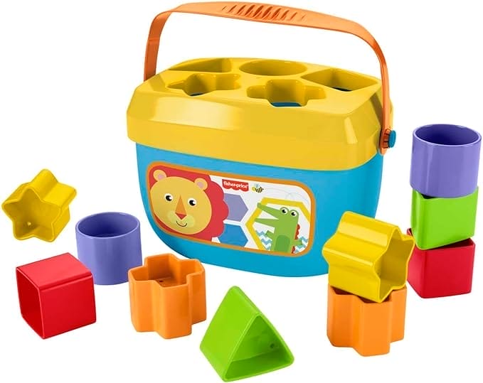 Fisher-Price FFC84 Eerste bouwstenen babyspeelgoed vormsorteerspel met speelkubussen en emmer voor het opbergen vanaf 6 maanden